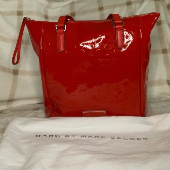 Marc Jacobs Red Patent Leather Tote Bag - Picture 3 of 4